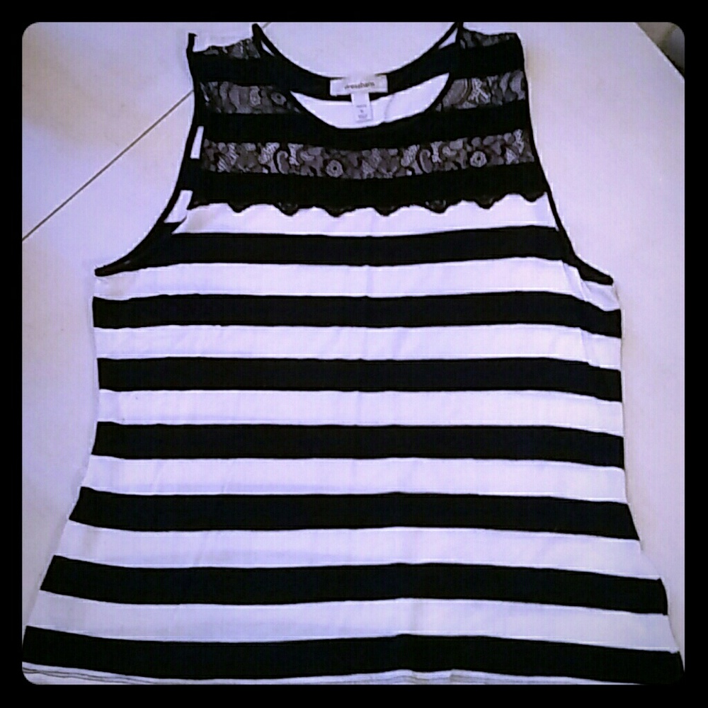 🌺Dress Barn tank with lace